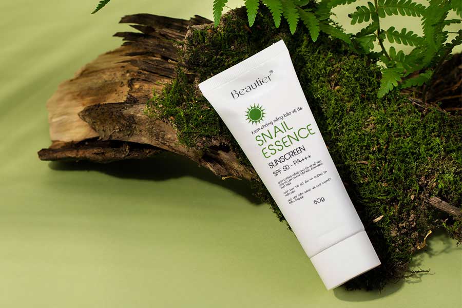 Kem chống nắng Snail Essence Sunscreen có nền không trọng lực siêu nhẹ không gây bít tắc