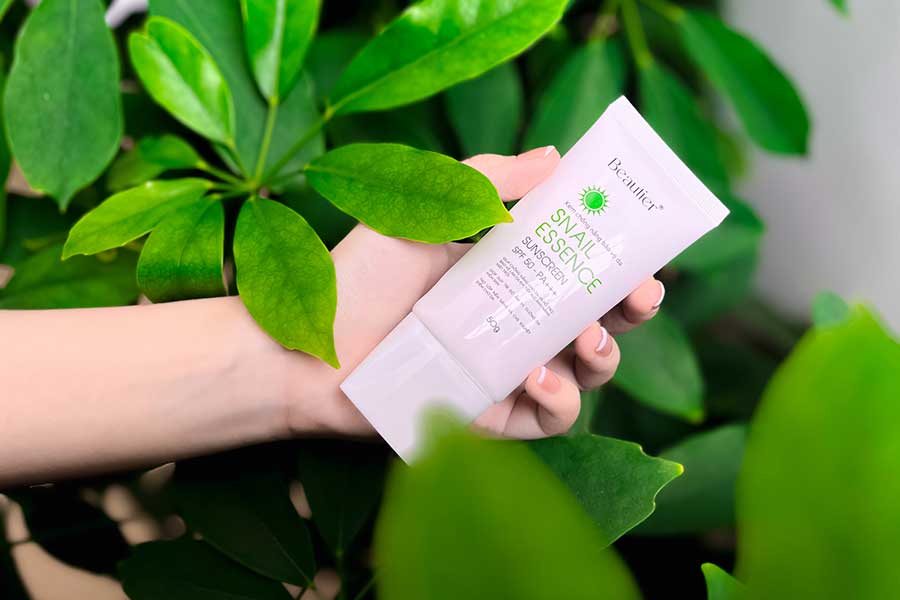 Kem chống nắng nâng tone da Snail Essence Sunscreen có chỉ số chống nắng SPF 50 và PA+++